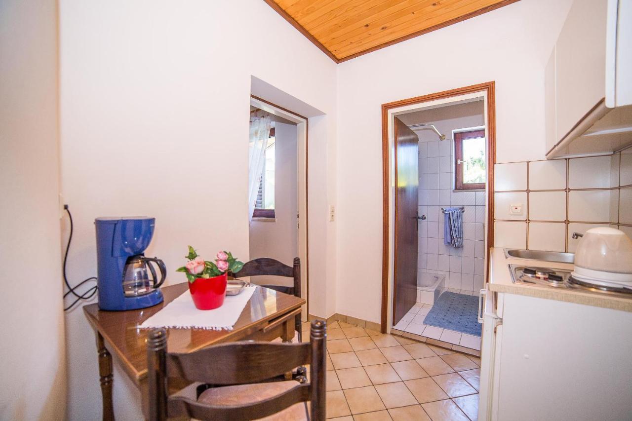 Apartments Pahljina Palit المظهر الخارجي الصورة