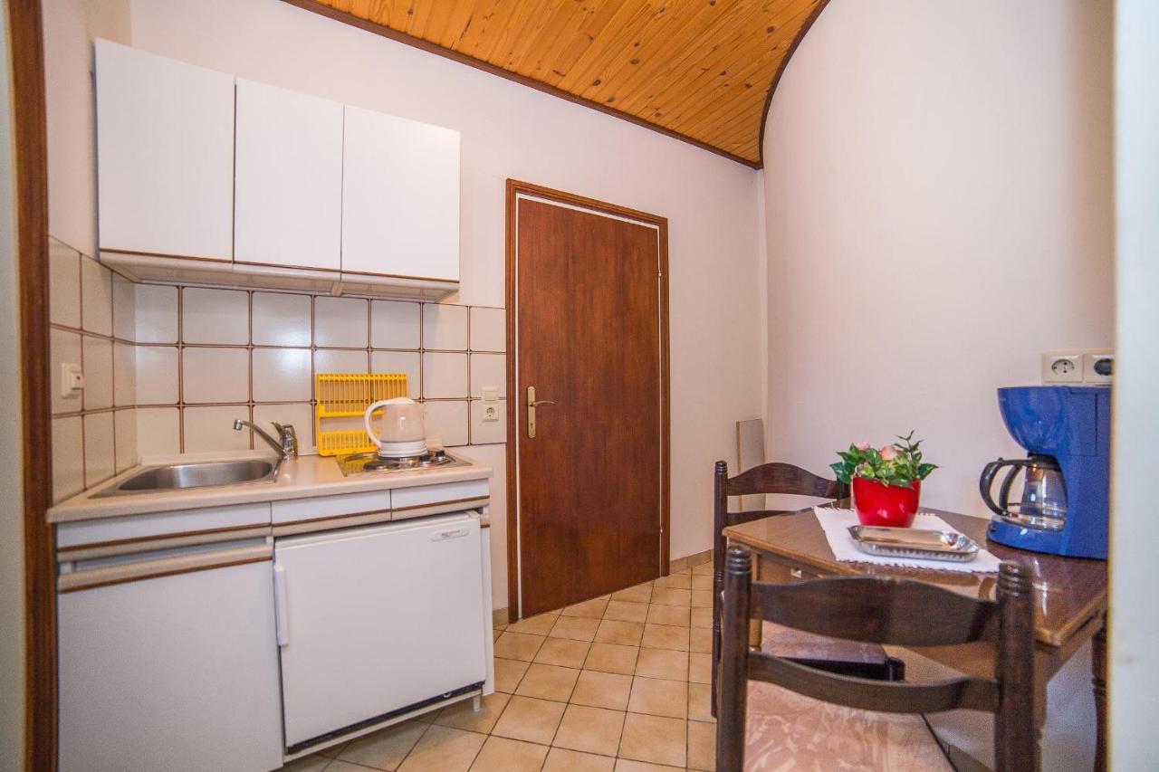 Apartments Pahljina Palit المظهر الخارجي الصورة